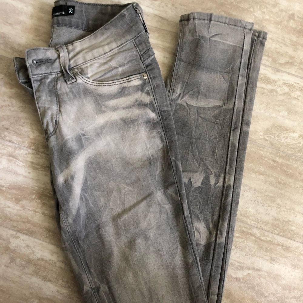 Grey washed stretch skinny jeans